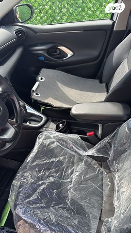 טויוטה יאריס