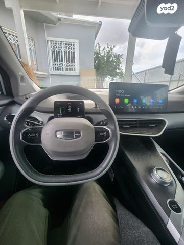 מודעת רכב ג׳ילי Geometry C