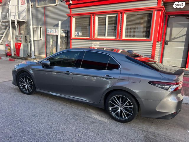 טויוטה קאמרי