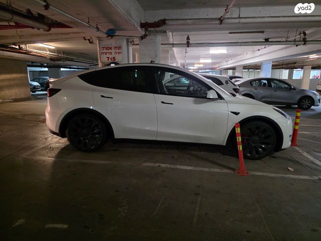 מודעת רכב טסלה מודל Y