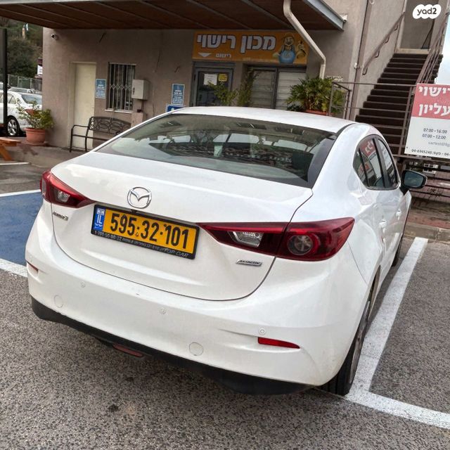 מודעת רכב מאזדה 3