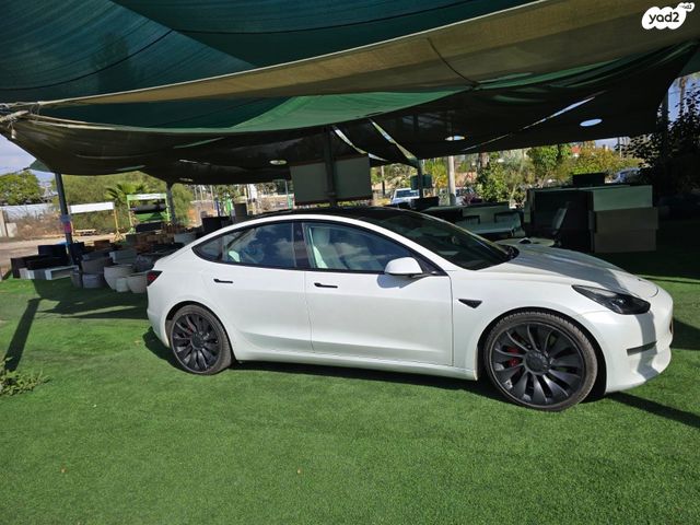 מודעת רכב טסלה מודל 3