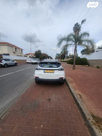 מודעת רכב ג׳ילי Geometry C