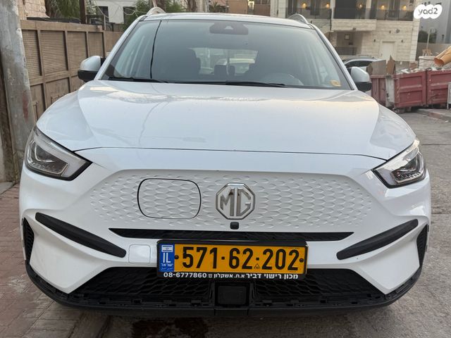 מודעת רכב אם ג'י ZS