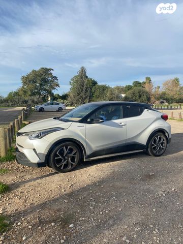 מודעת רכב טויוטה C-HR