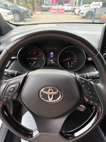 טויוטה C-HR