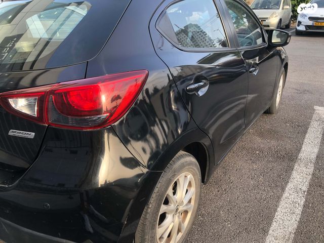 מודעת רכב מאזדה 2