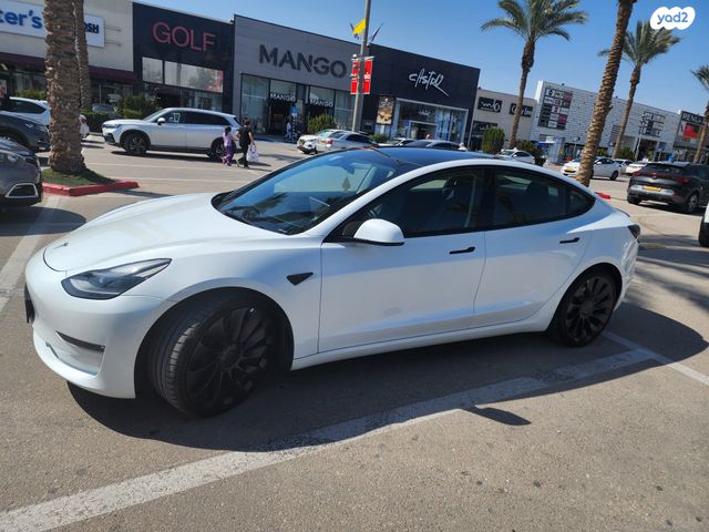 מודעת רכב טסלה מודל 3