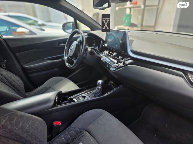 טויוטה C-HR