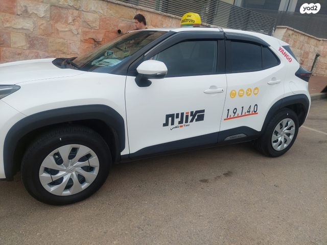 מודעת רכב טויוטה יאריס קרוס