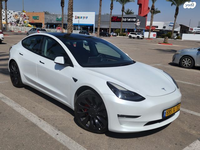 טסלה מודל 3
