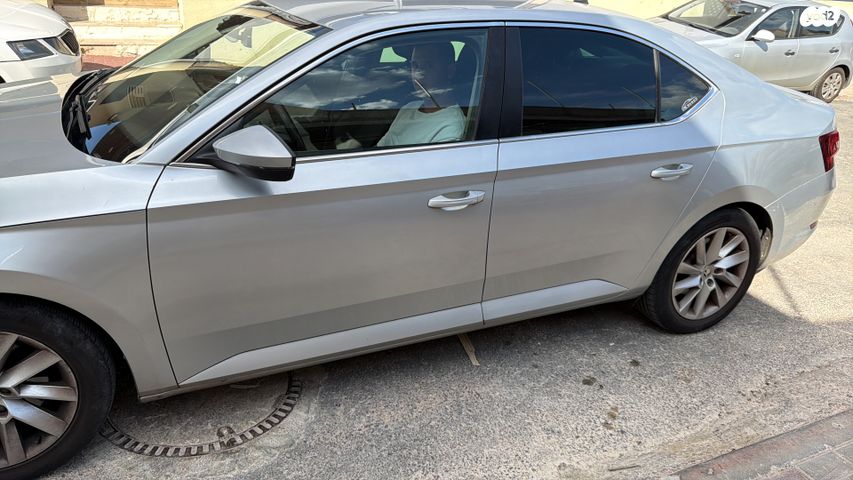 מודעת רכב סקודה סופרב