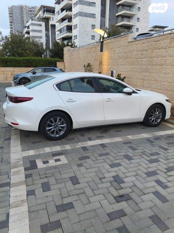 מודעת רכב מאזדה 3