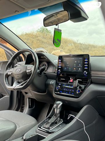 יונדאי איוניק