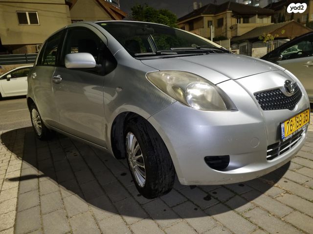 טויוטה יאריס