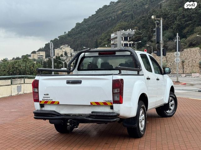 איסוזו די-מקס