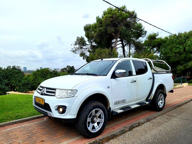 מיצובישי טרייטון / L200