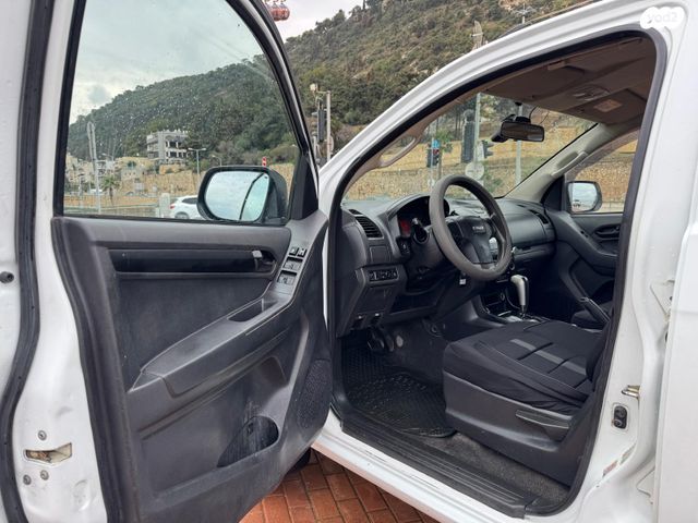 איסוזו די-מקס