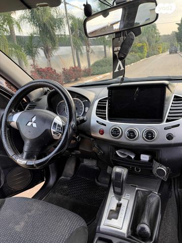 מיצובישי טרייטון / L200