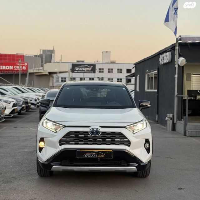 טויוטה RAV4