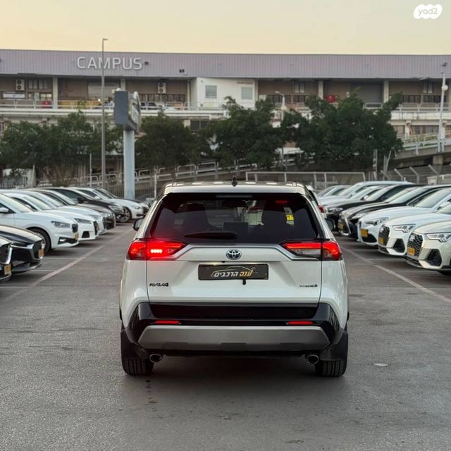 טויוטה RAV4