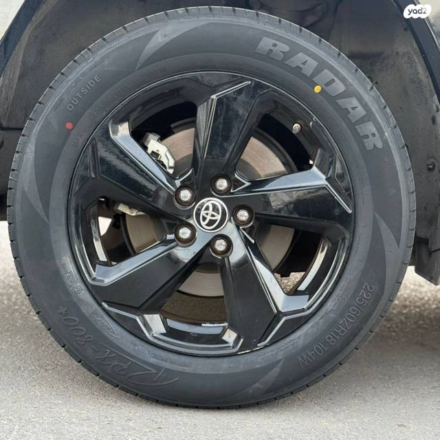 טויוטה RAV4