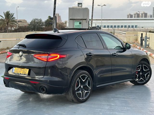 אלפא רומיאו סטלביו