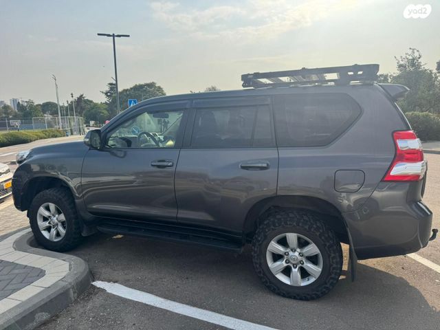 טויוטה לנד קרוזר