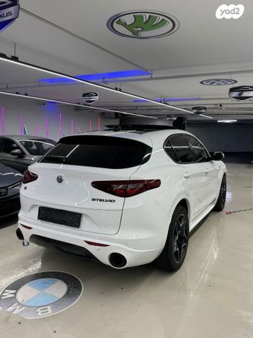 אלפא רומיאו סטלביו