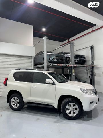 טויוטה לנד קרוזר