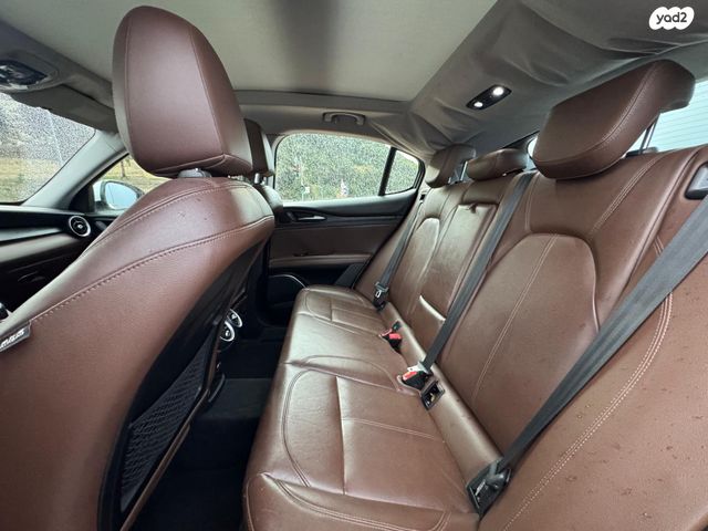 אלפא רומיאו סטלביו