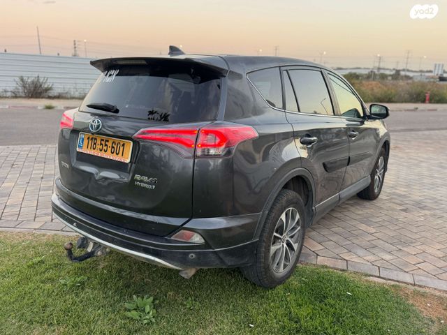 טויוטה RAV4