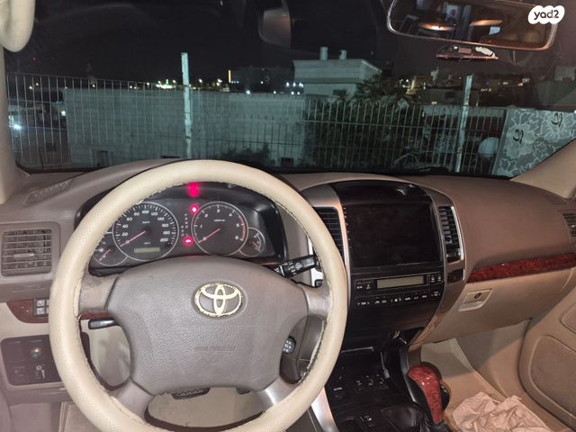 טויוטה לנד קרוזר