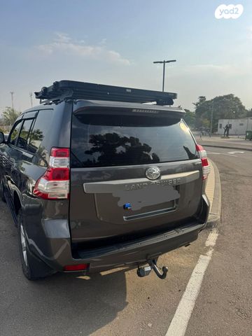 טויוטה לנד קרוזר