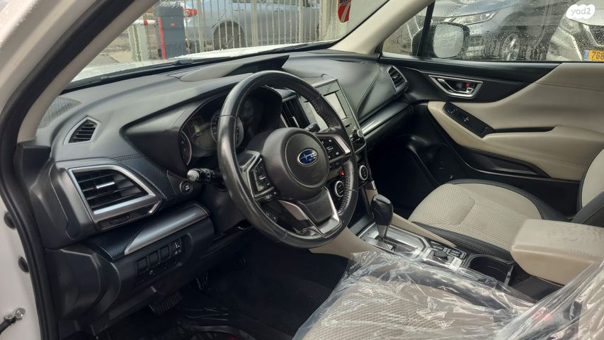 סובארו פורסטר