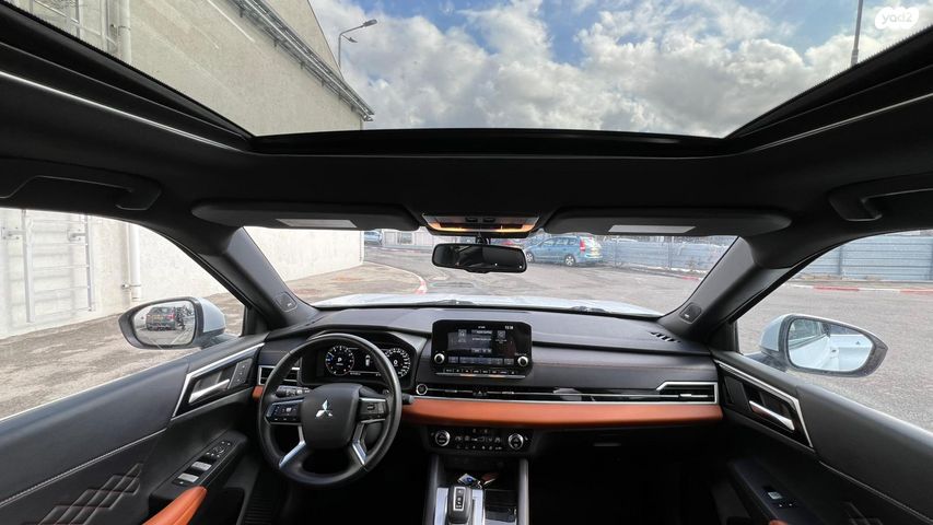 מיצובישי אאוטלנדר