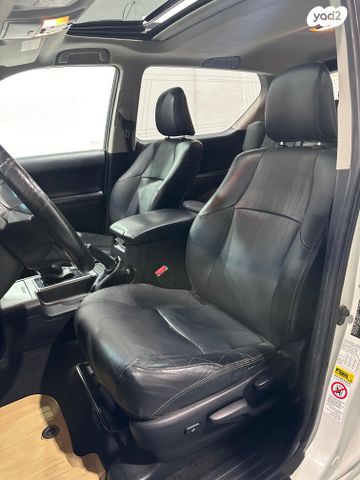 טויוטה לנד קרוזר