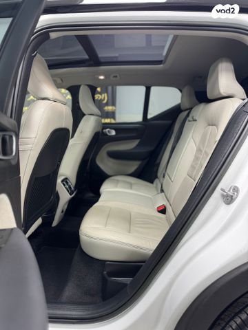 וולוו XC40