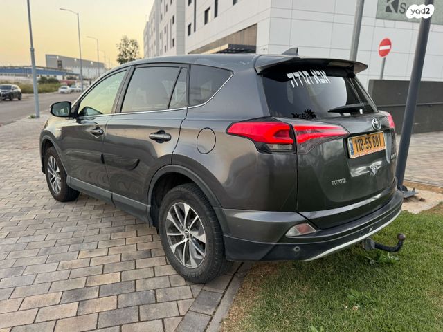 טויוטה RAV4