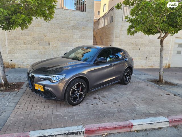 מודעת רכב אלפא רומיאו סטלביו