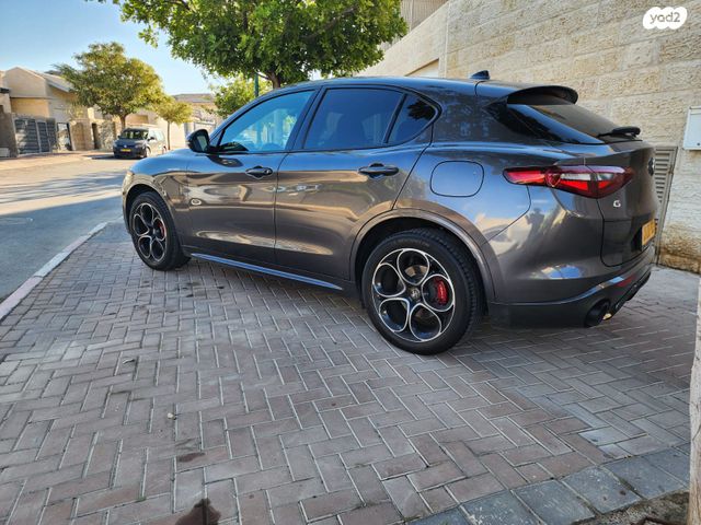 אלפא רומיאו סטלביו