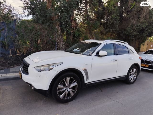 אינפיניטי FX37