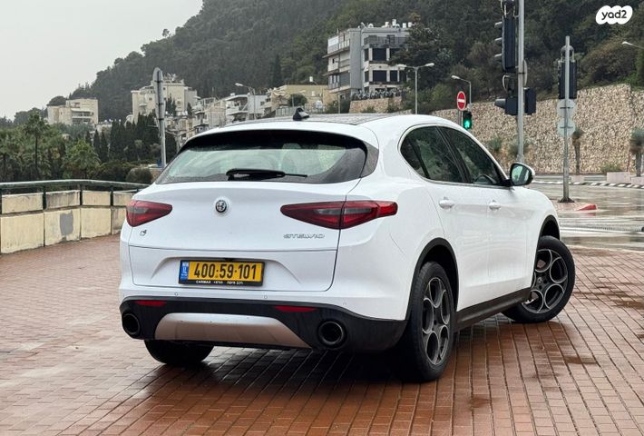 אלפא רומיאו סטלביו