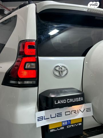 טויוטה לנד קרוזר