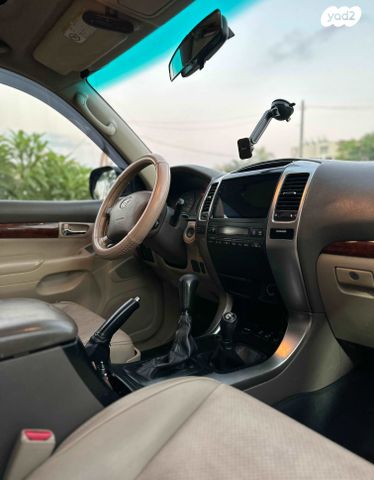 טויוטה לנד קרוזר