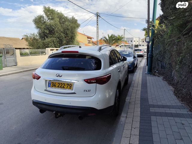 אינפיניטי FX37