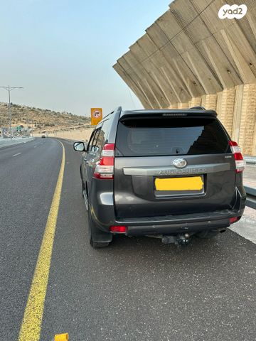 טויוטה לנד קרוזר