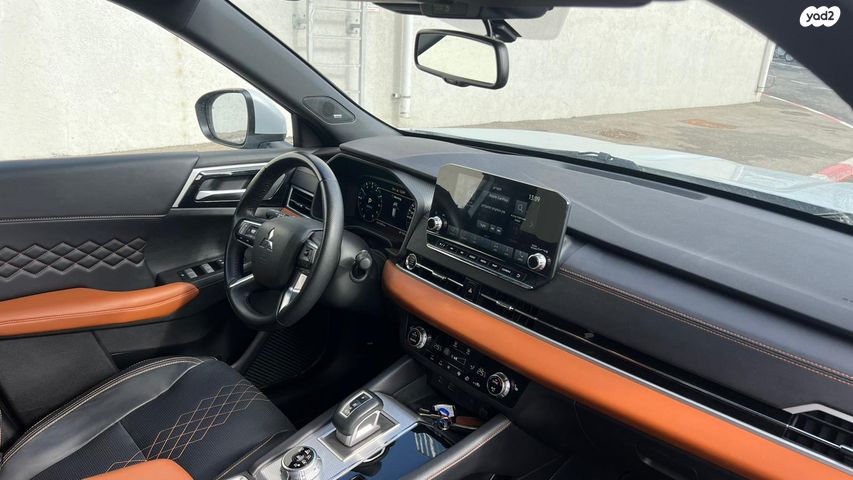 מיצובישי אאוטלנדר