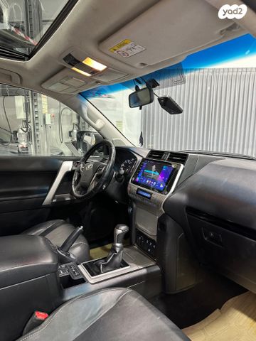 טויוטה לנד קרוזר