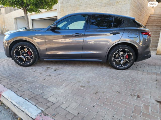 אלפא רומיאו סטלביו